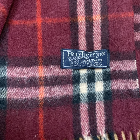 Burberry scarf - Picture 2 of 3